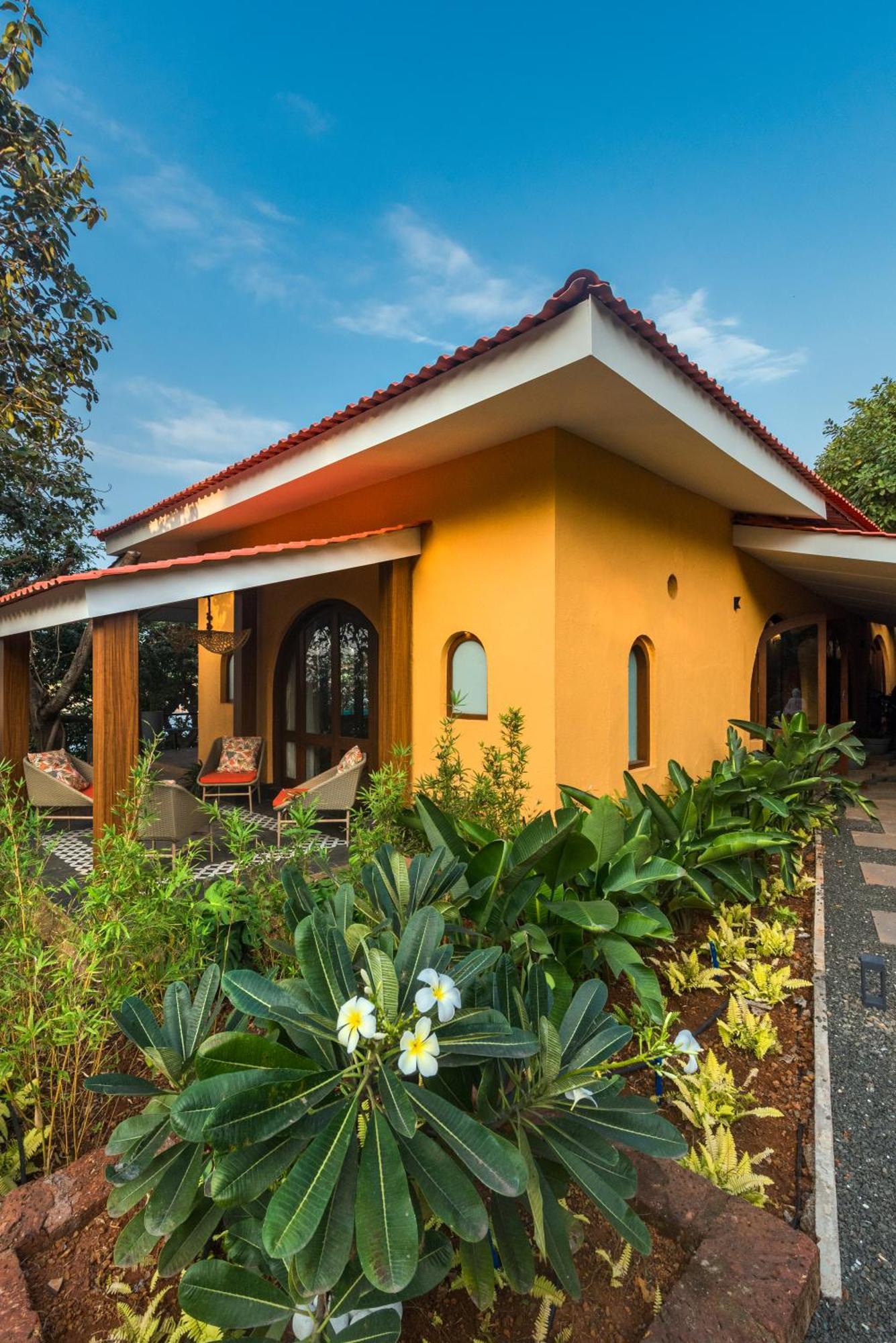 Saffronstays Athaang, Dapoli Ānjarle Exterior photo