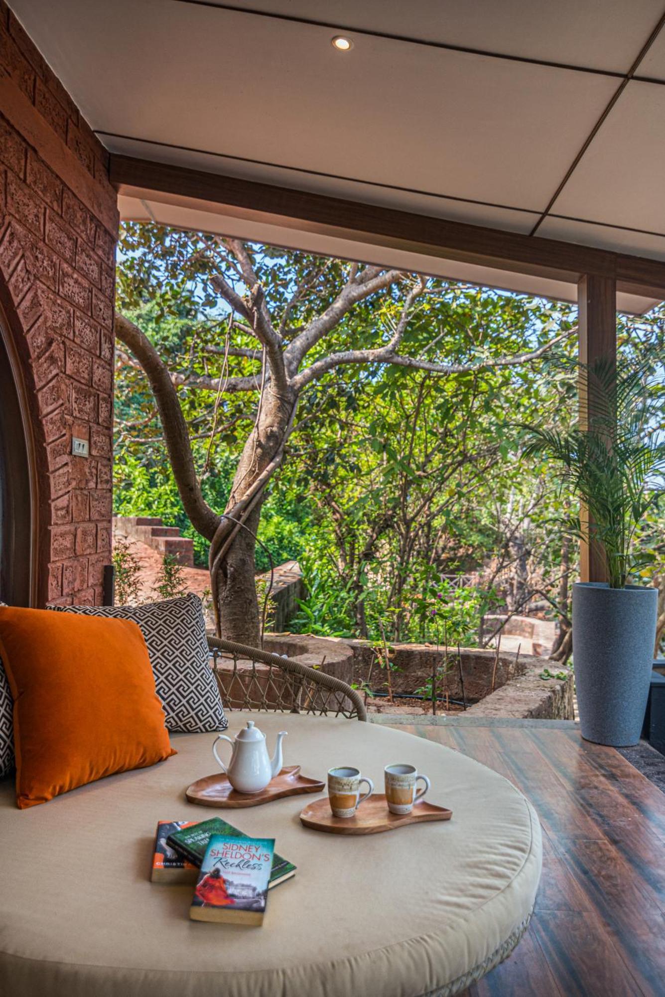 Saffronstays Athaang, Dapoli Ānjarle Exterior photo