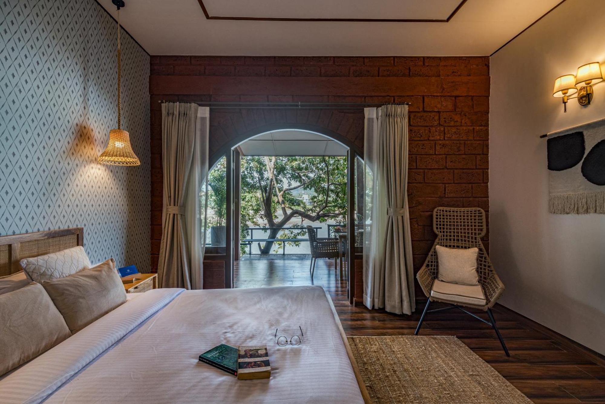 Saffronstays Athaang, Dapoli Ānjarle Exterior photo